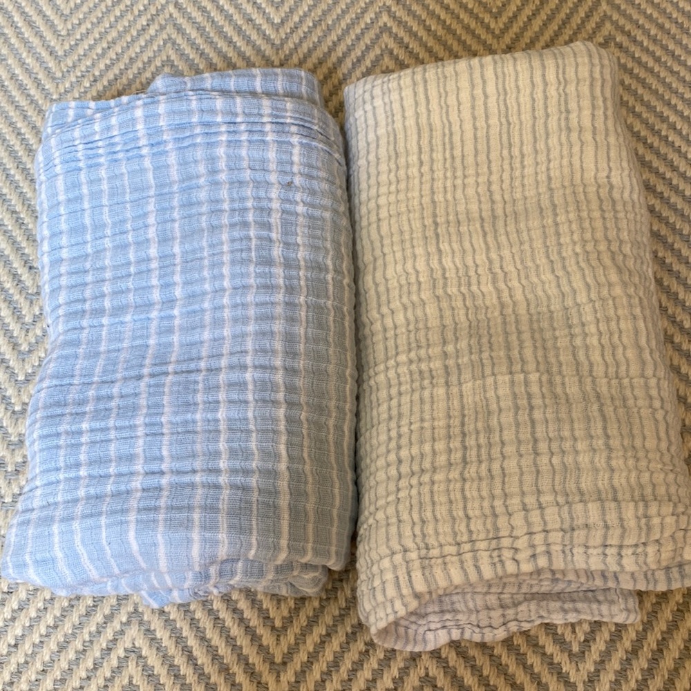 Aden + Anais swaddle blankets for boys
